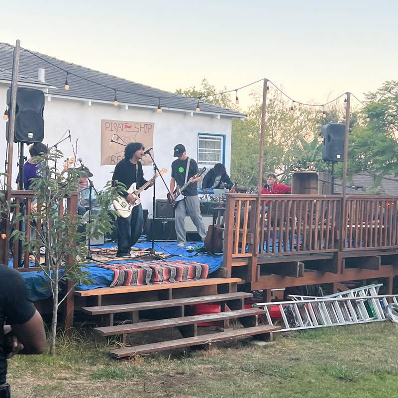 Cool people. Great music. All the vibes!
